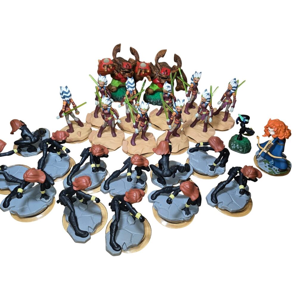 Lot of 26 Disney Infinity and Activision Skylander pieces
Several Duplicates